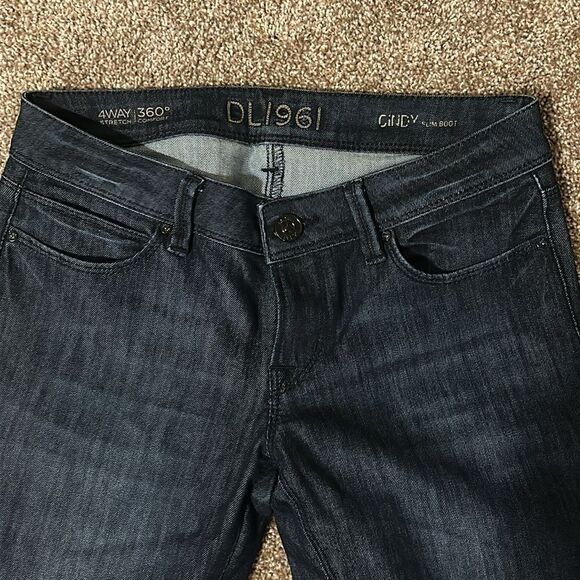 Like New DL1961 Cindy Slim Bootcut 4way stretch 360 comfort size 27 - Picture 2 of 5